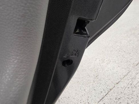 Used 2018 Chevrolet Equinox LS FWD image 29