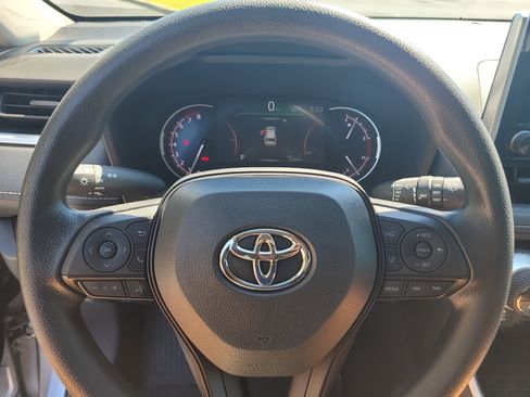 Certified 2025 Toyota RAV4 XLE FWD image 29