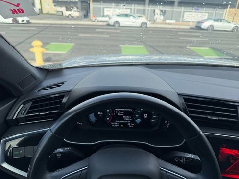 Used 2022 Audi Q3 2.0T Premium image 25