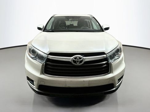 Used 2016 Toyota Highlander XLE AWD/4WD image 2
