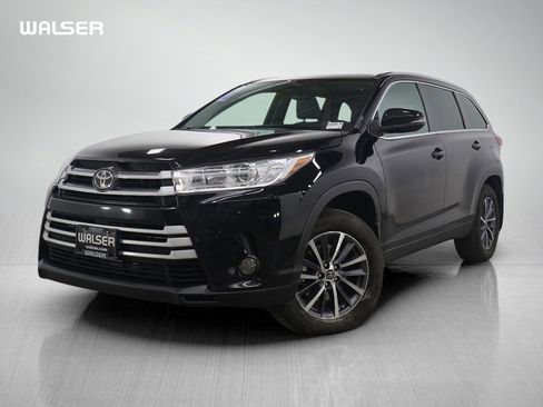 Used 2019 Toyota Highlander XLE image 1