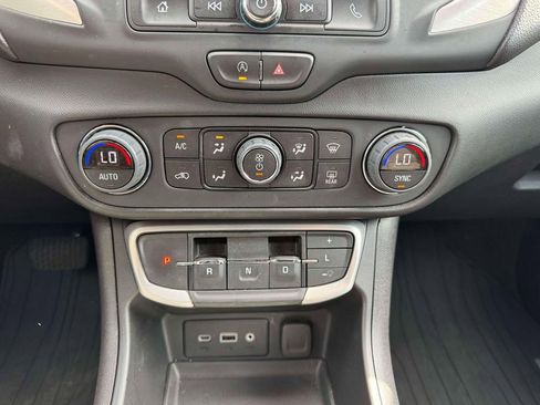Used 2023 GMC Terrain SLE w/ Driver Convenience Package AWD/4WD image 31