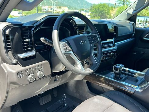 Used 2026 Chevrolet Silverado 1500 LT Trail Boss w/ Convenience Package II AWD/4WD image 13