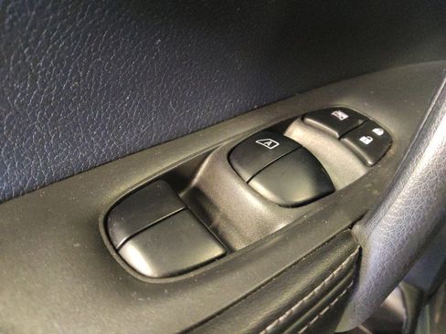 Used 2018 Nissan Rogue Sport S FWD image 27