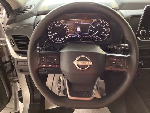 Used 2025 Nissan Rogue S FWD image 6