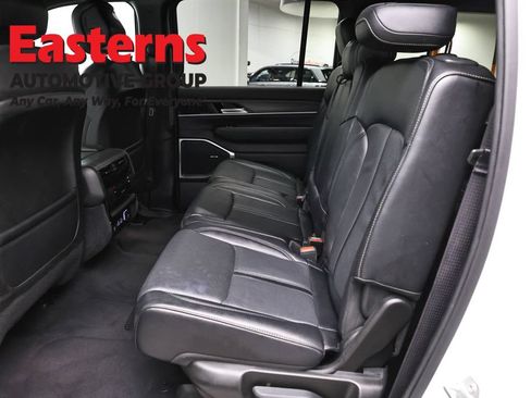 Used 2024 Jeep Wagoneer L Series II RWD image 23