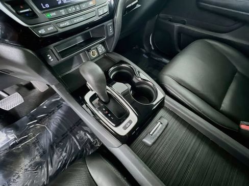 Used 2017 Honda Ridgeline RTL-E image 25