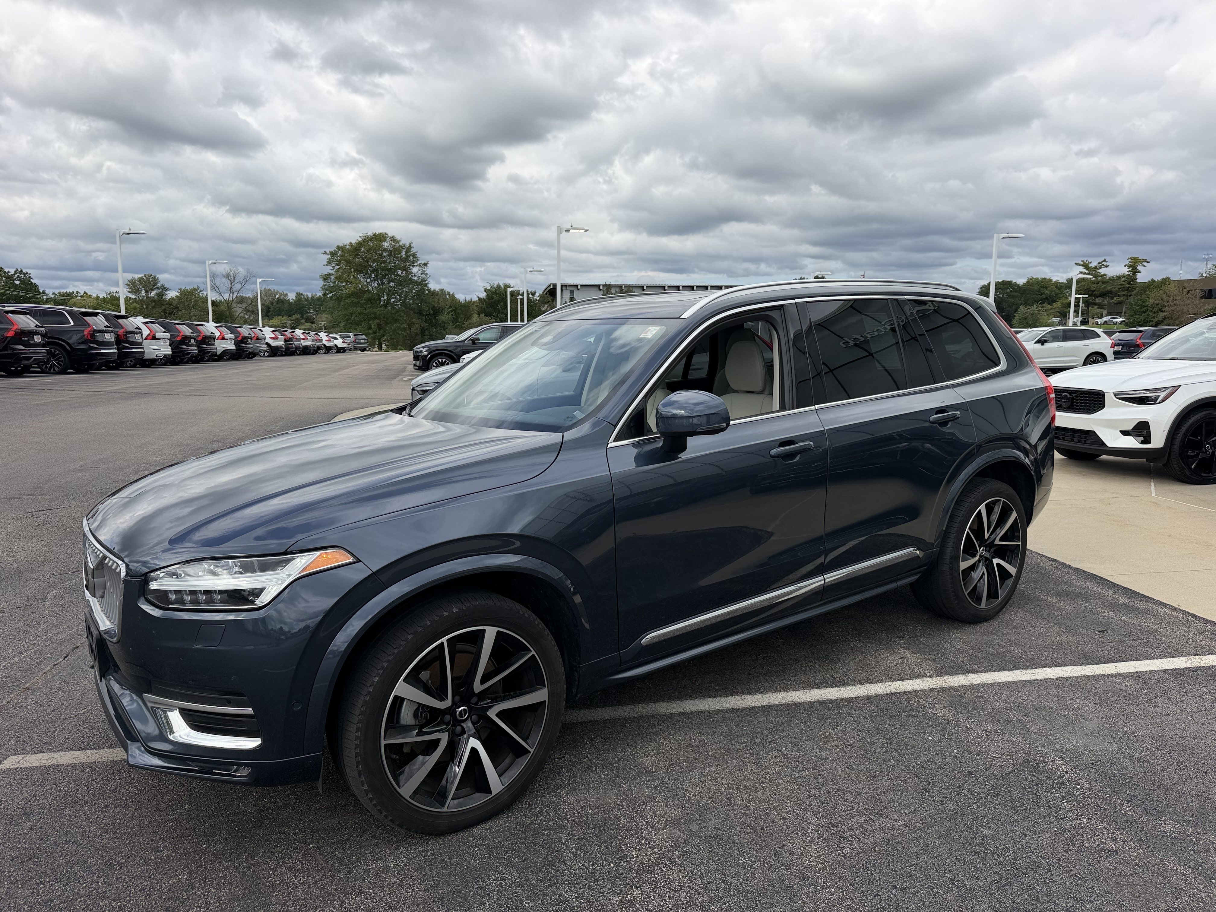 Used 2024 Volvo XC90 B6 Plus w/ Protection Package Premier AWD/4WD image 6