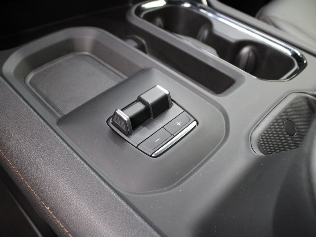 Used 2025 GMC Sierra 2500 AT4 AWD/4WD image 72