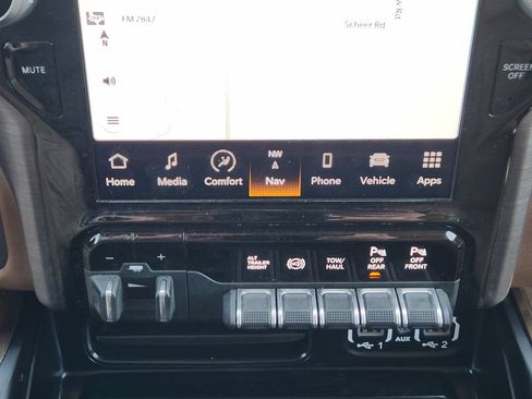 Used 2024 RAM 3500 Limited w/ Towing Technology Group AWD/4WD image 19