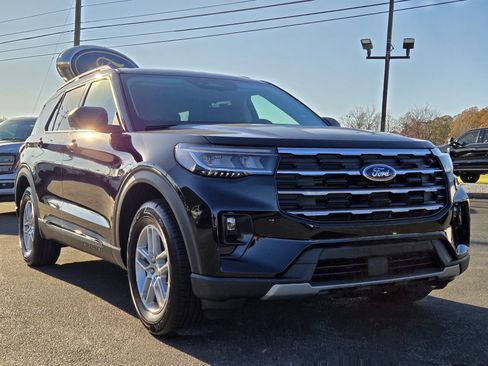 New 2026 Ford Explorer Active image 4