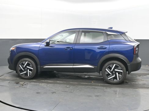 Certified 2025 Nissan Kicks SV image 5