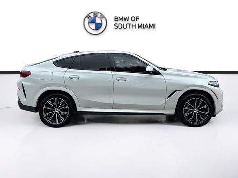 Certified 2025 BMW X6 xDrive40i w/ Parking Assistance Package image 8