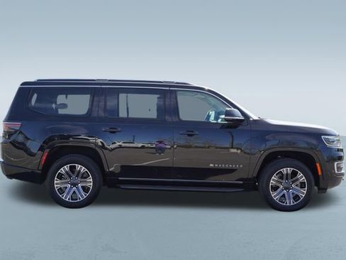 Used 2024 Jeep Wagoneer 4WD w/ Premium Group I image 10