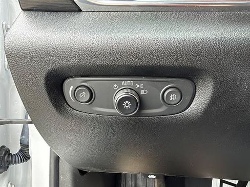 Used 2018 Chevrolet Traverse High Country AWD/4WD image 39