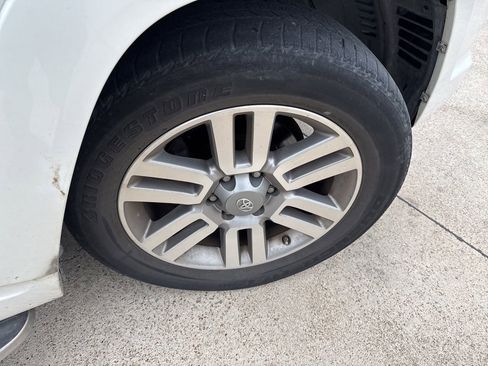 Used 2013 Toyota 4Runner Limited image 16