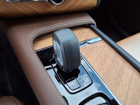 Certified 2023 Volvo XC90 T8 Plus w/ Protection Package Premier image 24