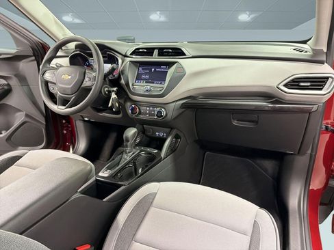 Used 2023 Chevrolet TrailBlazer LS image 28