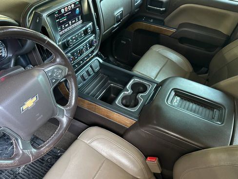 Used 2017 Chevrolet Silverado 1500 LTZ w/ Sport Package AWD/4WD image 7