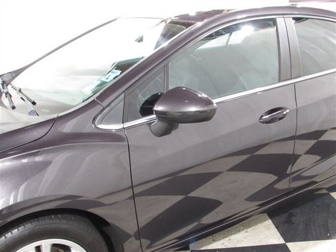 Used 2017 Chevrolet Cruze LT w/ Convenience Package image 27