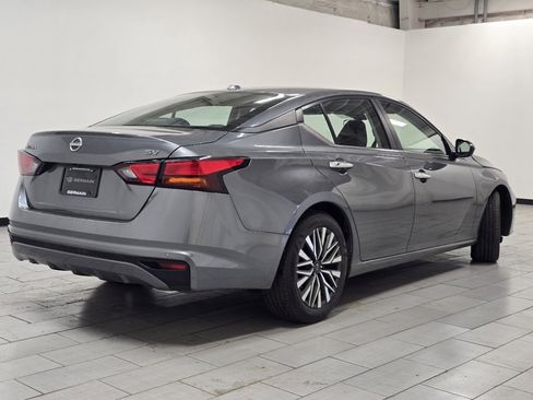 Used 2024 Nissan Altima 2.5 SV image 13