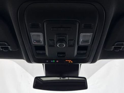 Used 2024 Chevrolet Suburban Z71 w/ Luxury Package image 44