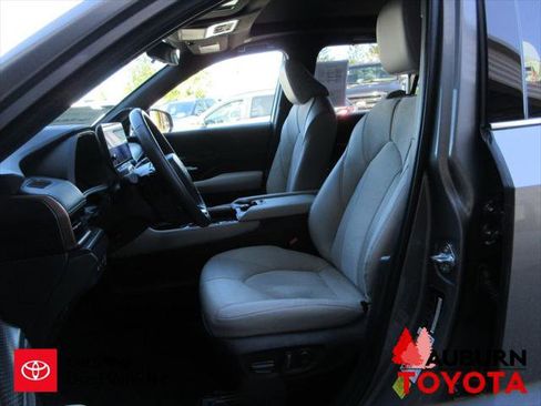 Certified 2025 Toyota Grand Highlander AWD Hybrid image 28