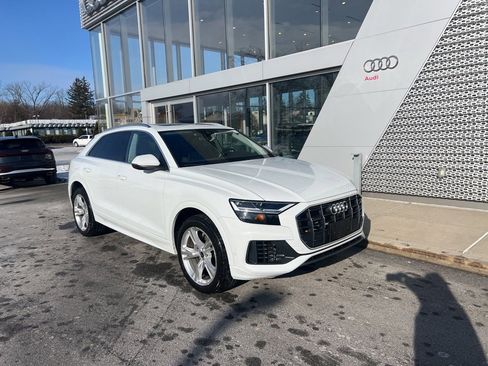 Used 2022 Audi Q8 Premium image 6
