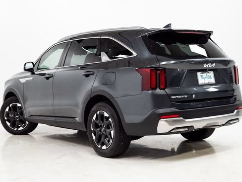 Used 2024 Kia Sorento S w/ Panoramic Sunroof Package FWD image 32