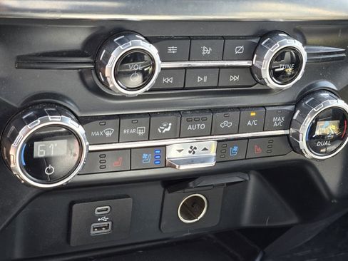 Used 2021 Ford F150 Lariat w/ Equipment Group 501A Mid AWD/4WD image 8