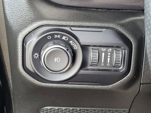 Used 2022 Jeep Wrangler Unlimited Rubicon w/ Trailer Tow Package image 14