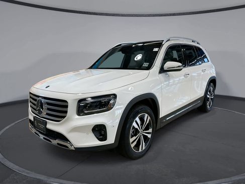 Certified 2026 Mercedes-Benz GLB 250 4MATIC image 1