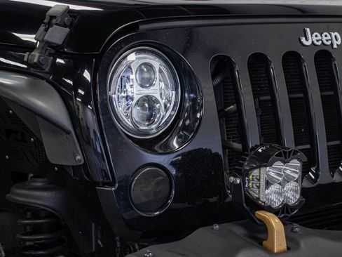 Used 2007 Jeep Wrangler Unlimited Sahara AWD/4WD image 11
