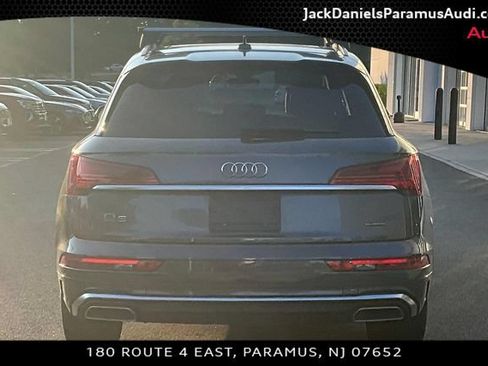 Certified 2023 Audi Q5 2.0T Premium w/ Convenience Package AWD/4WD image 4