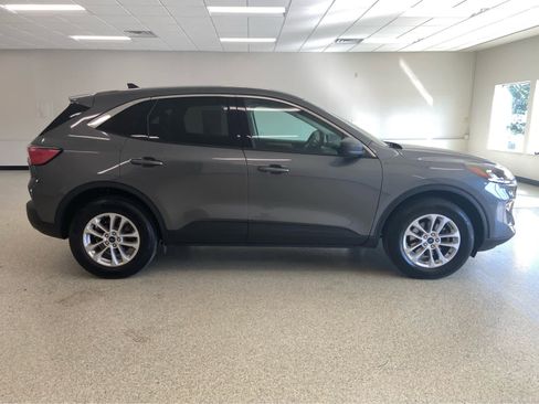 Used 2022 Ford Escape SE image 6