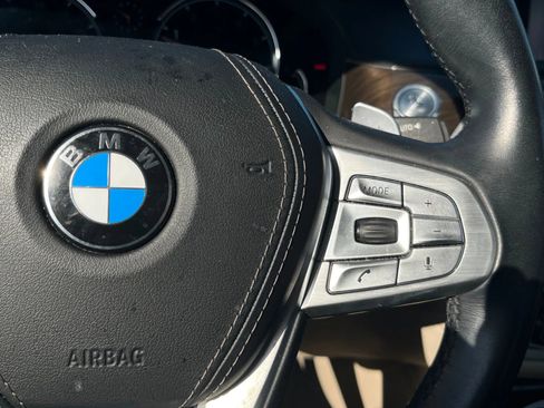Used 2017 BMW 740i xDrive image 29