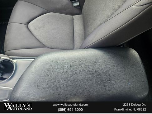 Used 2019 Toyota Camry LE FWD image 13