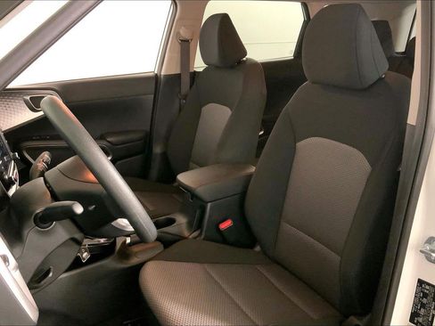 Certified 2025 Kia Soul LX w/ LX Technology Package FWD image 22