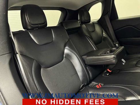 Used 2020 Jeep Cherokee Latitude Plus AWD/4WD image 18