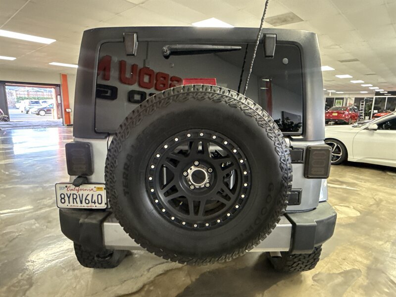 Used 2018 Jeep Wrangler Unlimited Sahara AWD/4WD image 6