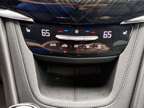 Used 2020 Cadillac XT6 Premium Luxury AWD/4WD image 22