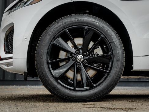 New 2026 Jaguar F-PACE R-Dynamic S image 4