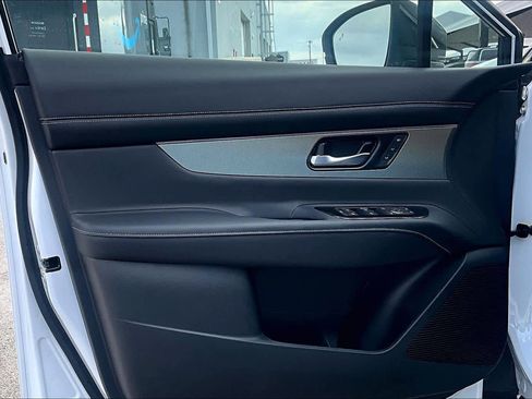 New 2025 Nissan Murano SL image 13