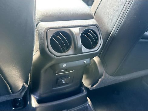 Used 2023 Jeep Wrangler Unlimited Sahara AWD/4WD image 27