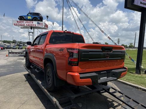 Used 2025 Nissan Frontier PRO-4X w/ Tow Package AWD/4WD image 12