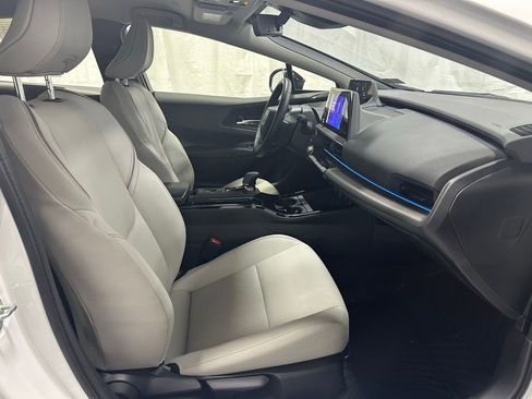 Used 2025 Toyota Prius XLE image 61