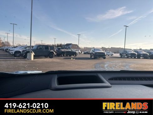 Used 2019 Buick Envision Premium w/ Driver Confidence Package image 32