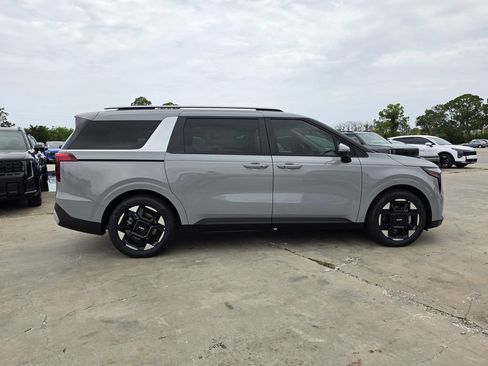 New 2026 Kia Carnival EX FWD image 9