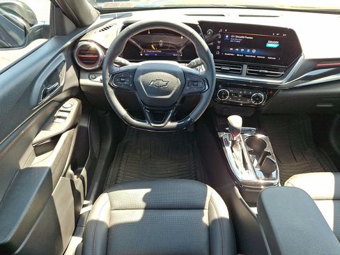 Used 2024 Chevrolet Trax RS w/ Driver Confidence Package FWD image 11