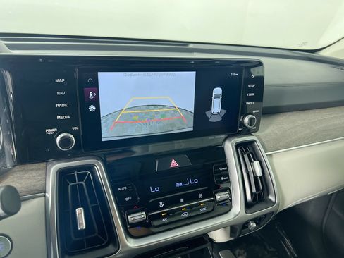 Used 2022 Kia Sorento EX w/ Panoramic Sunroof Package FWD image 27